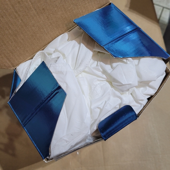 Allerease Waterproof Mattress Cover Queen Size - Picture 2 of 3